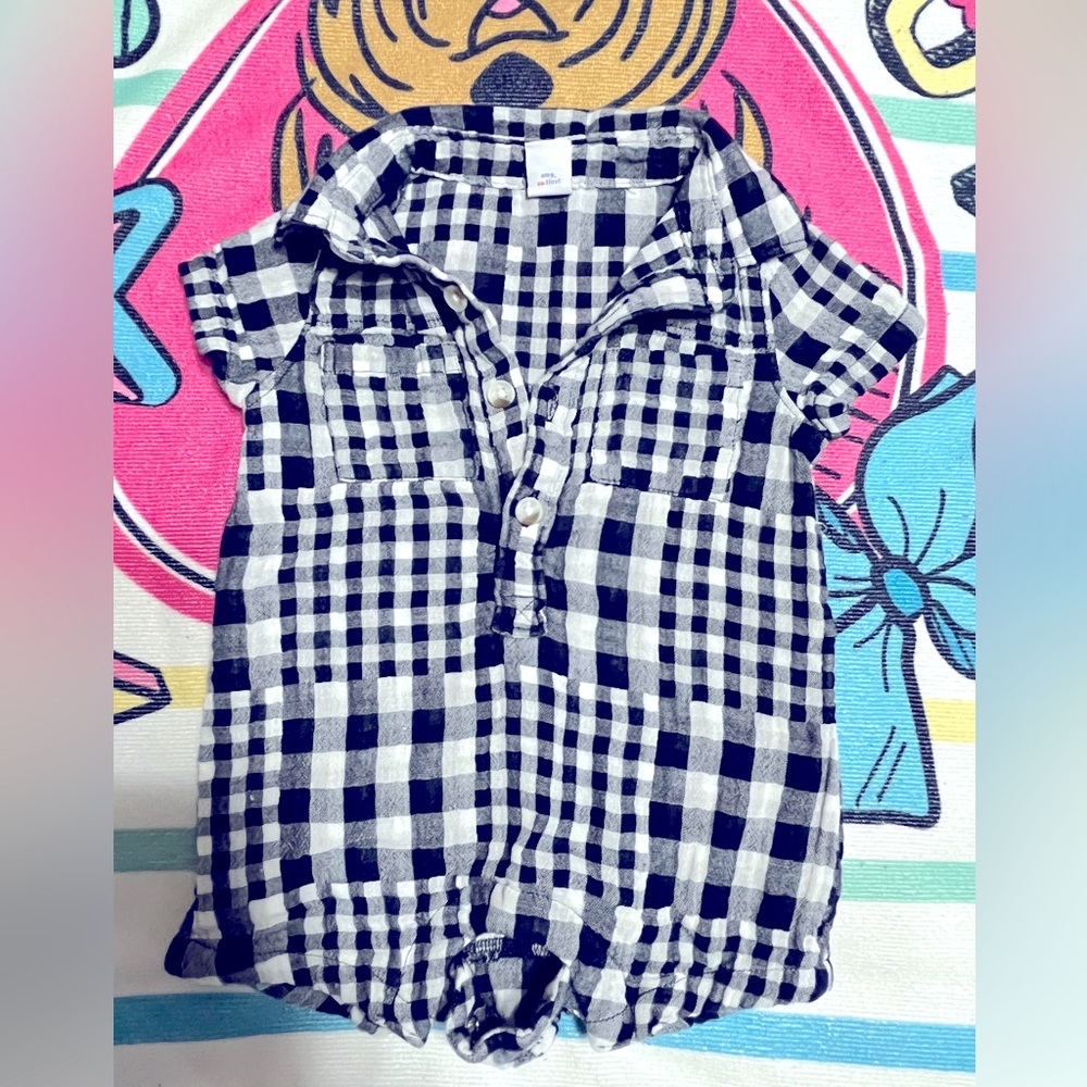 Old Navy romper size 0-3 months